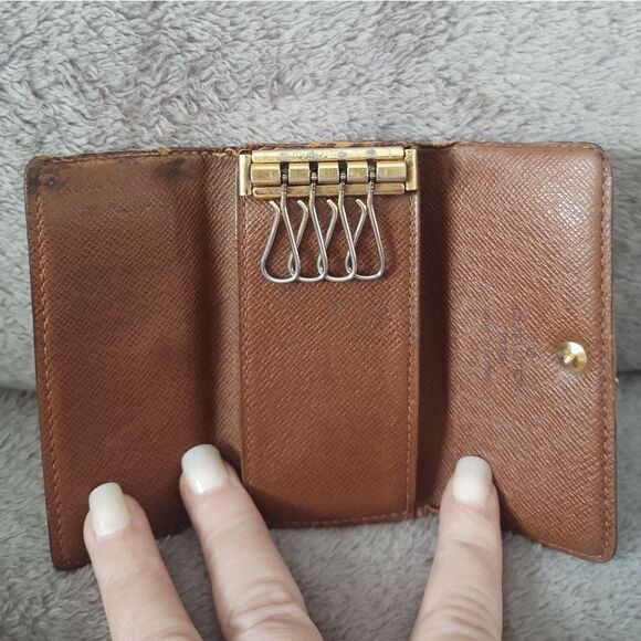 LV Louis Vuitton Brown Pebble Leather Signature Print Key Holder Wallet need TLC - Picture 5 of 9